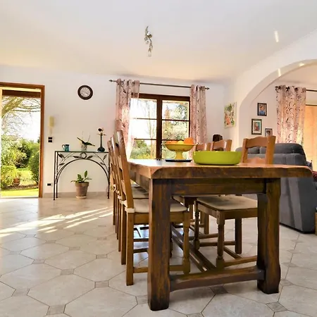 Hébergement de vacances Cozy In Quentin La Poter With Wifi *