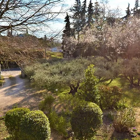 Gorgeous In Quentin La Poter With Wifi Saint-Quentin-la-Poterie