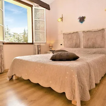 Gorgeous In Quentin La Poter With Wifi Saint-Quentin-la-Poterie