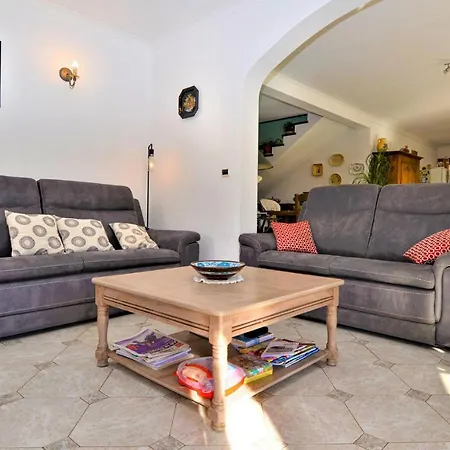 Gorgeous In Quentin La Poter With Wifi Holiday home Saint-Quentin-la-Poterie